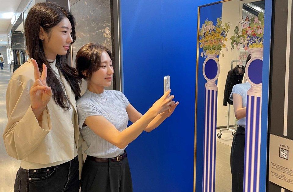 [제품] 거울, ‘나만의 작은 미술관’을 완성하는 마스터피스가 되다